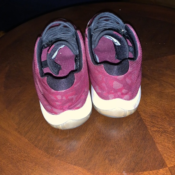 Jordan Sneakers - Picture 4 of 5